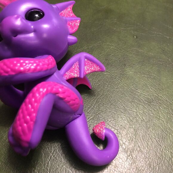 2017 Interactive Fingerling Baby Dragon, Purple w/Pink Glitter, eyes move & Coos - Picture 7 of 8